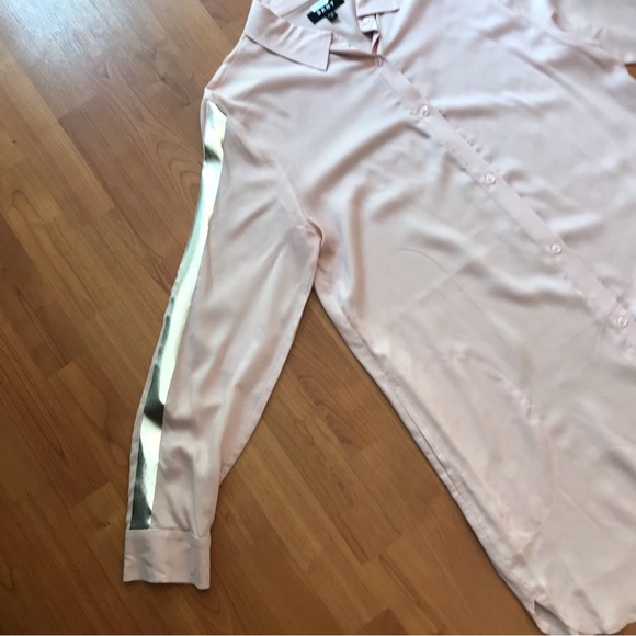 DKNY | Button Down Long Sleeve Pink Shirt Dress w/ Silver Accents & Pockets - Picture 12 of 16